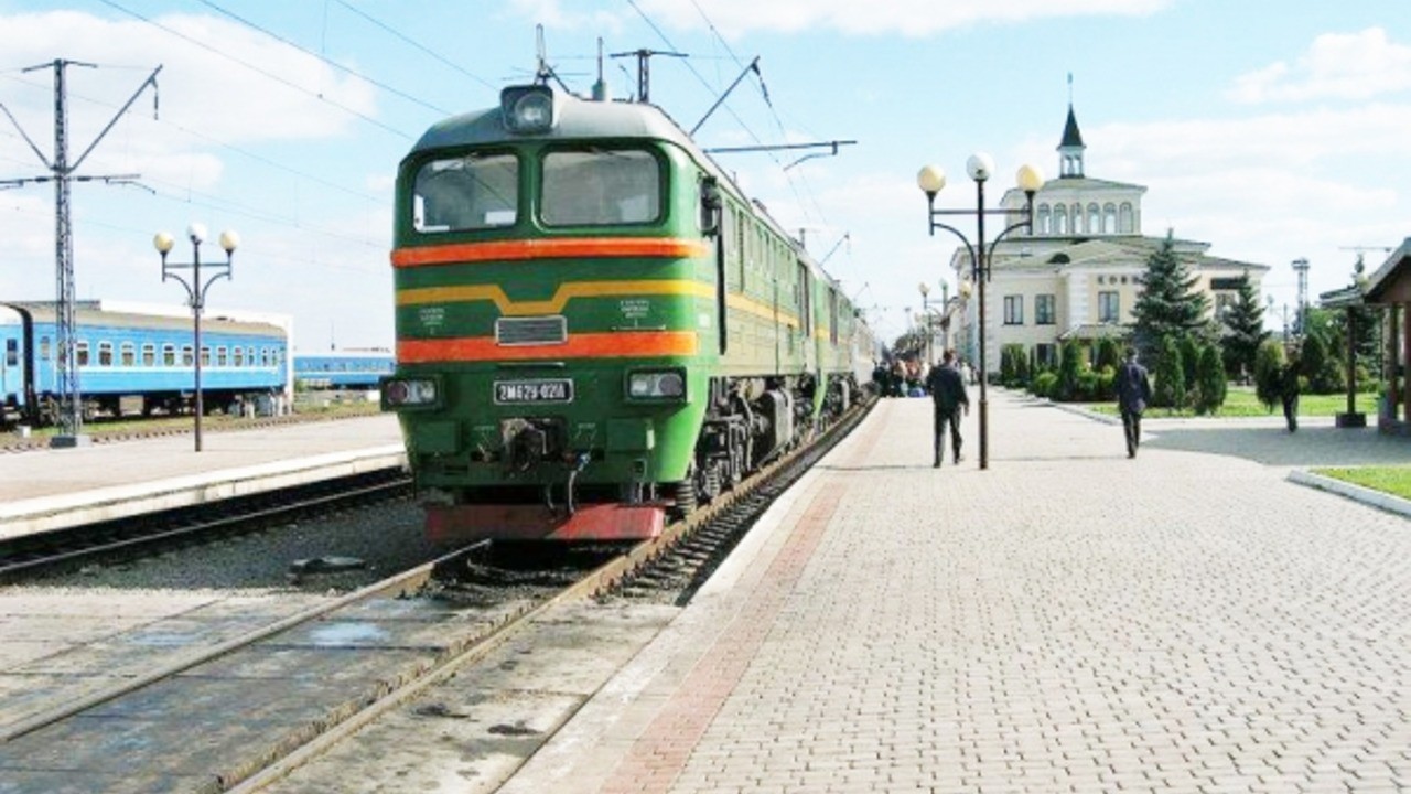 Потяг «Чернівці-Львів» курсуватиме до станції «Чернівці-Південна»